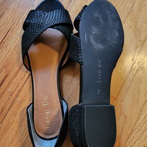 Black flat sandals